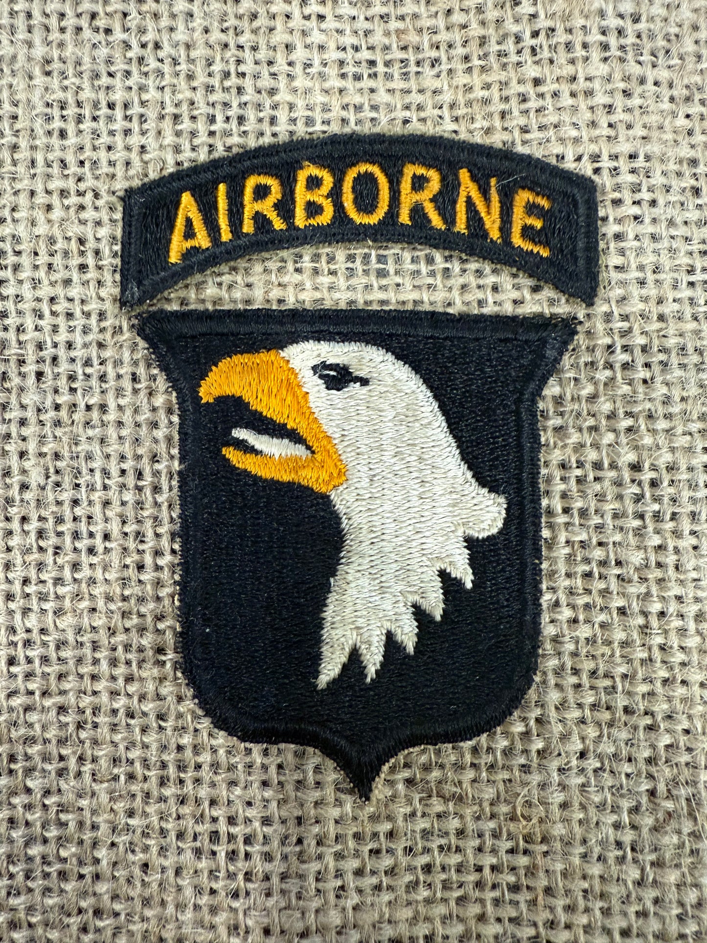 Patch US 101st Division Airborne "Langue Blanche" Cadre 3D (Ref38)