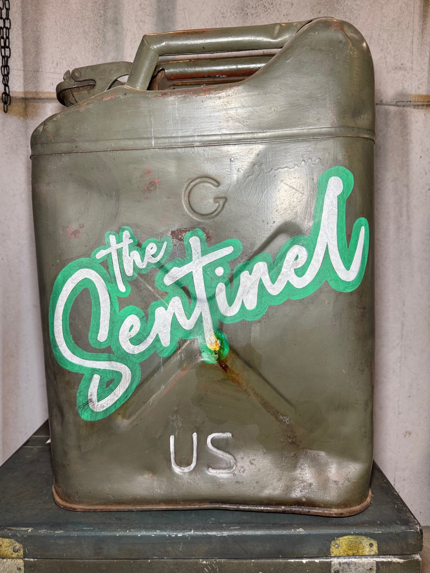 JERRYCAN THE SENTINEL-DOG (Fait main)