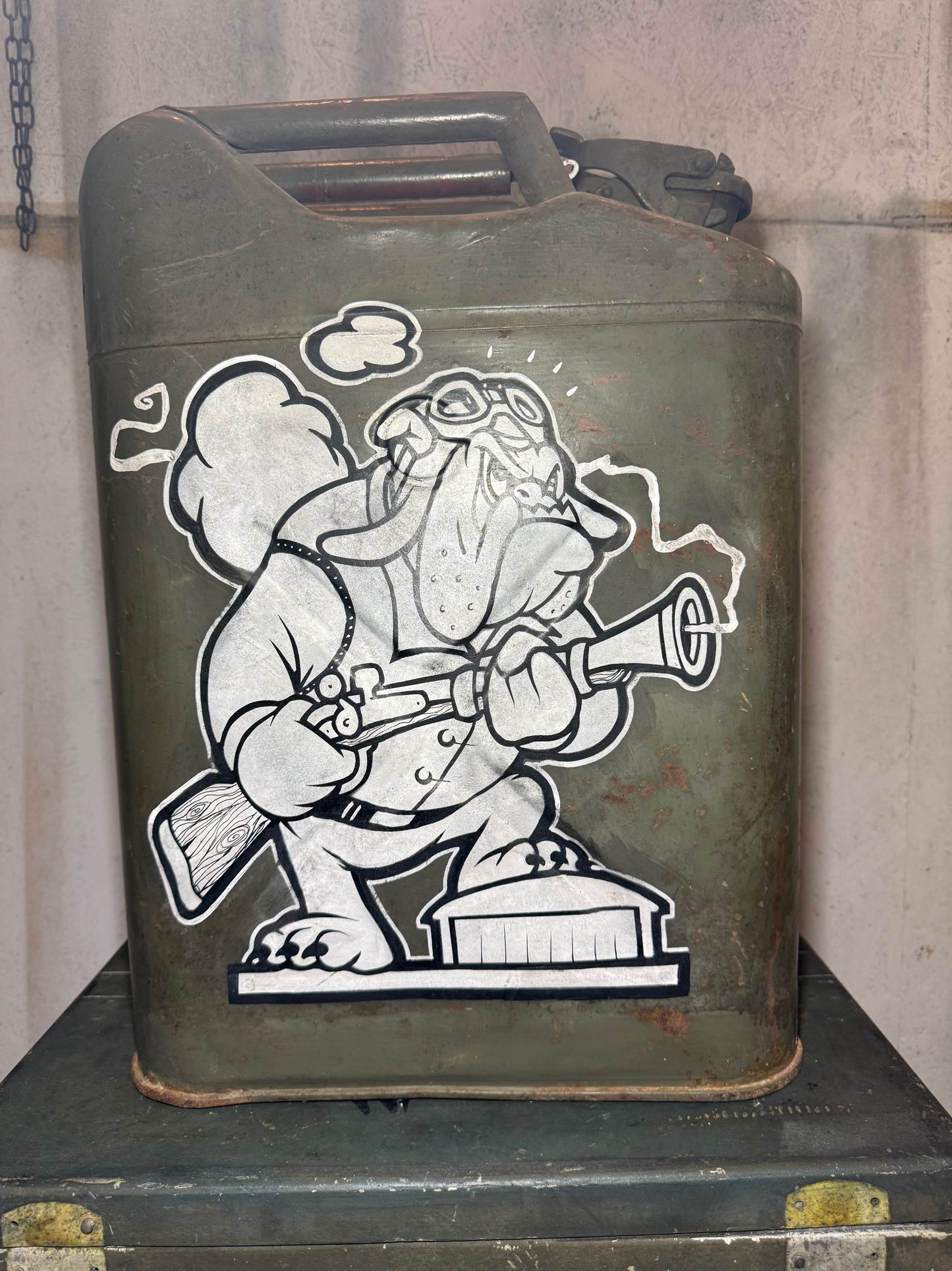 JERRYCAN THE SENTINEL-DOG (Fait main)